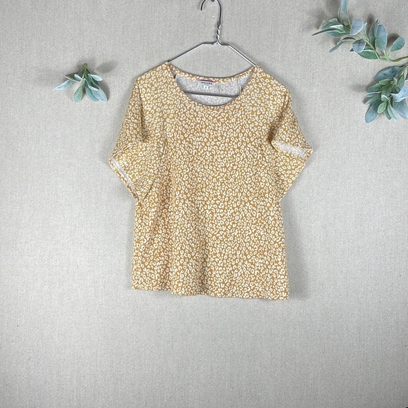 Andree by Unit > Short Sleeve Yellow Cheetah Top Small - Picture 1 of 6